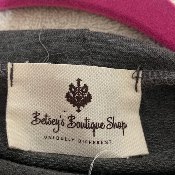 Ladies top - Picture 4 of 5